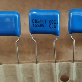Capacitor Poliester 6k8 X 1250v = 682j - Fitado Azul